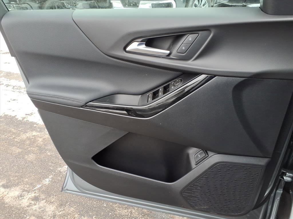 New 2026 Chevrolet Equinox LT w/ Convenience Package II image 8