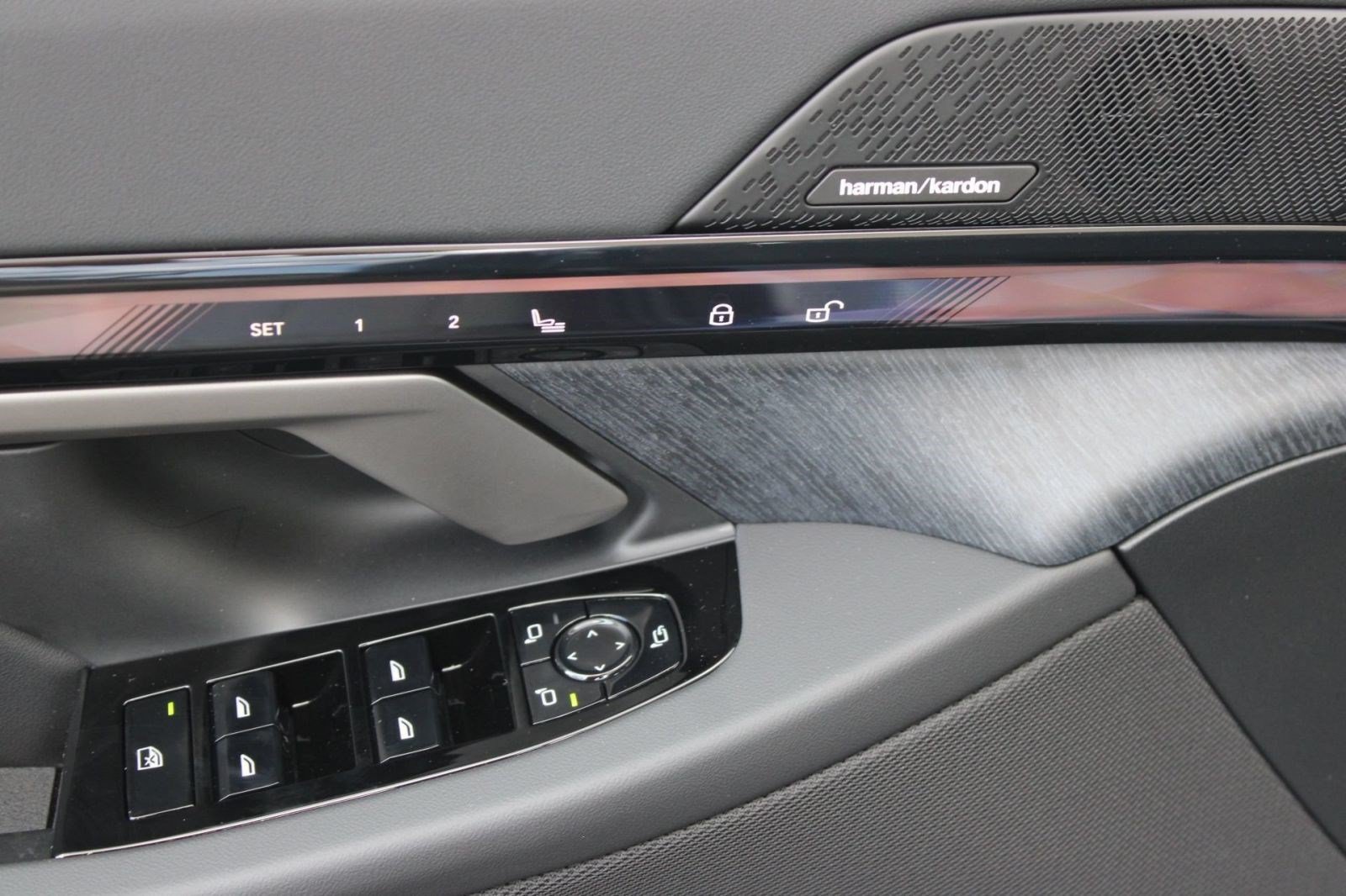Used 2026 BMW 530i w/ M Sport Package RWD image 14