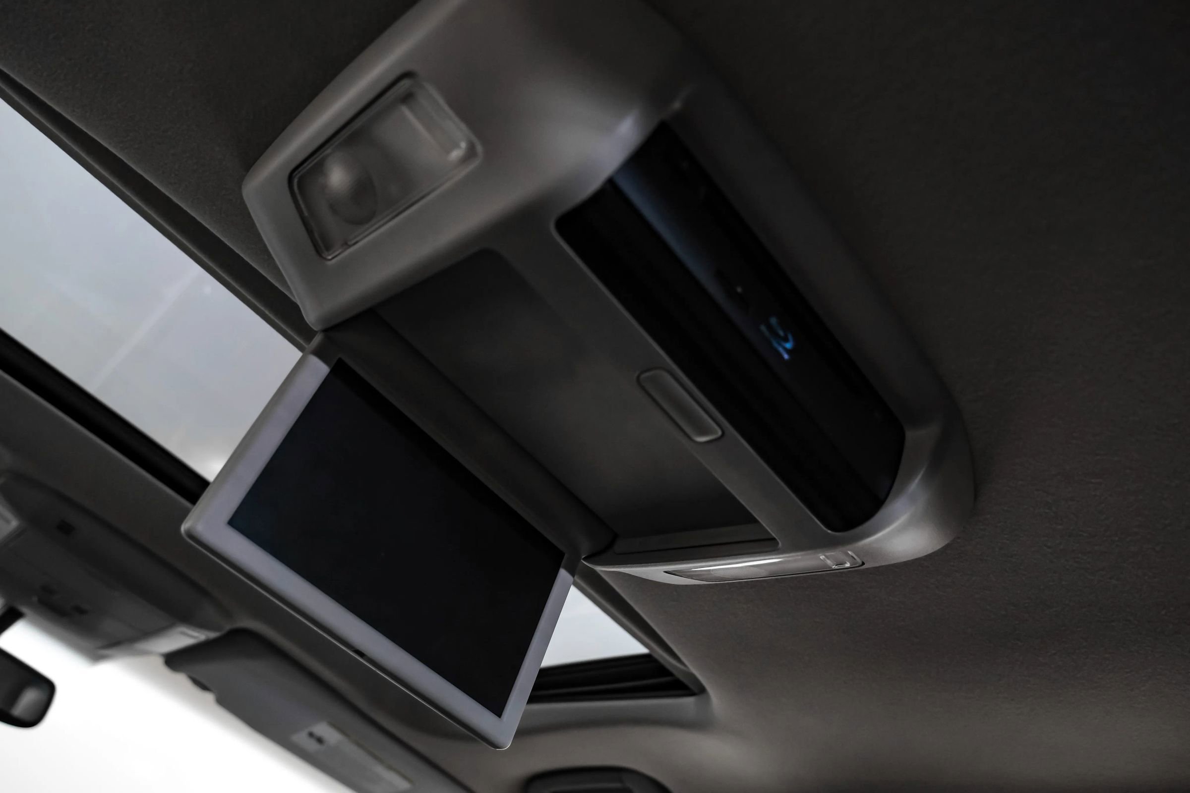 Used 2013 Toyota Sequoia Limited RWD image 33