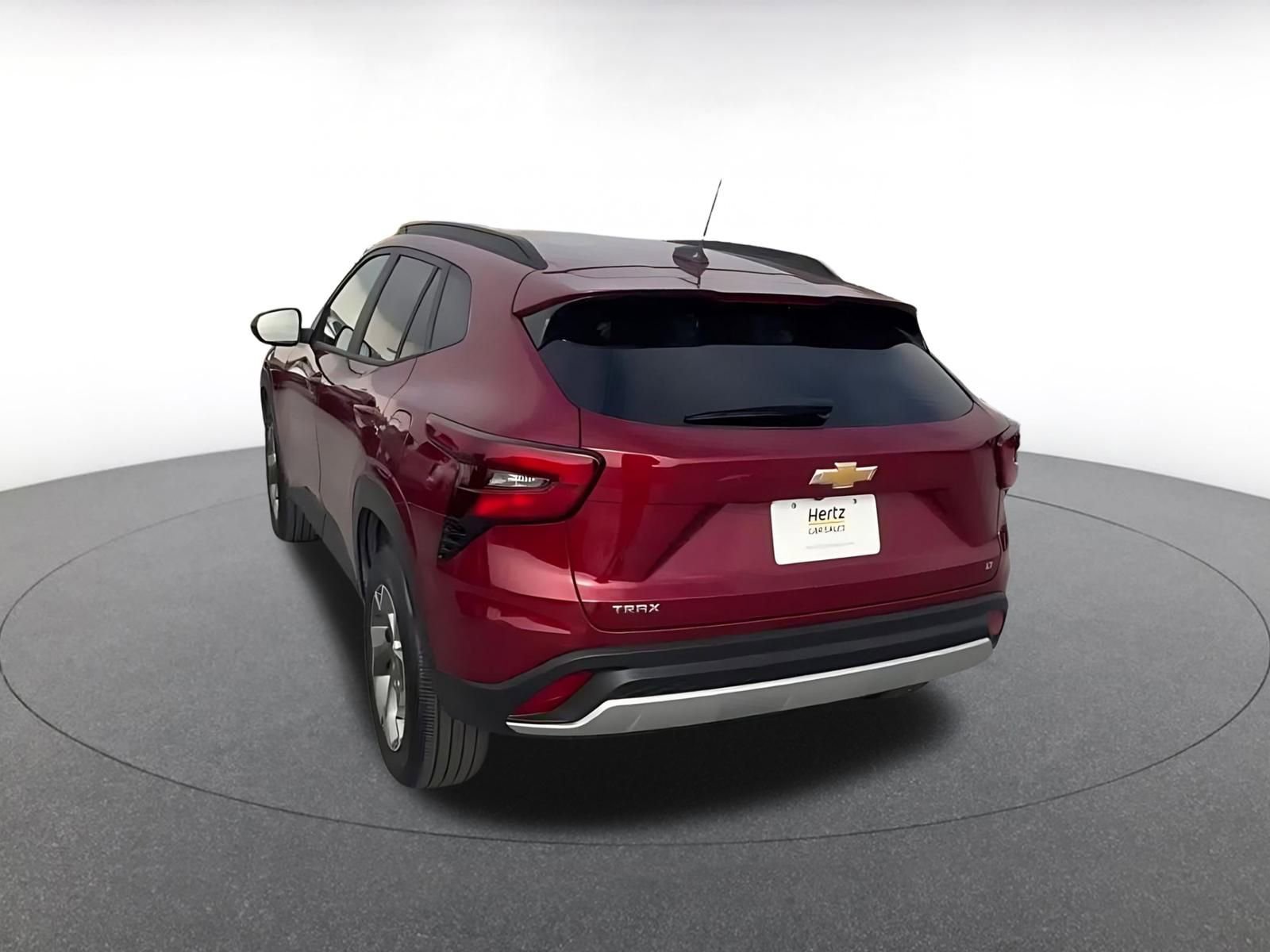 Used 2025 Chevrolet Trax LT w/ LT Convenience Package image 11