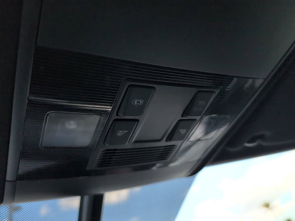 Used 2021 Volkswagen Atlas Cross Sport SE image 20