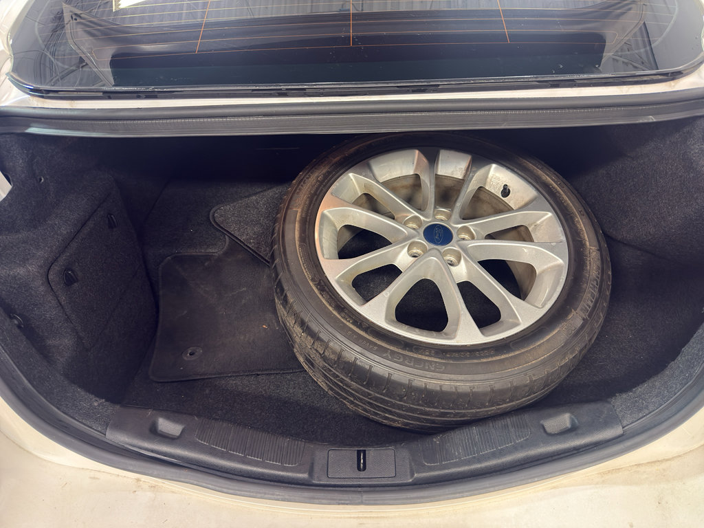 Used 2019 Ford Fusion SE FWD image 29