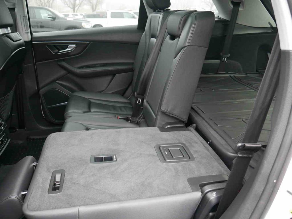 Used 2023 Audi Q7 3.0T Premium Plus image 20
