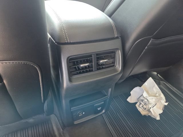 Used 2021 Ford Edge Titanium FWD image 6