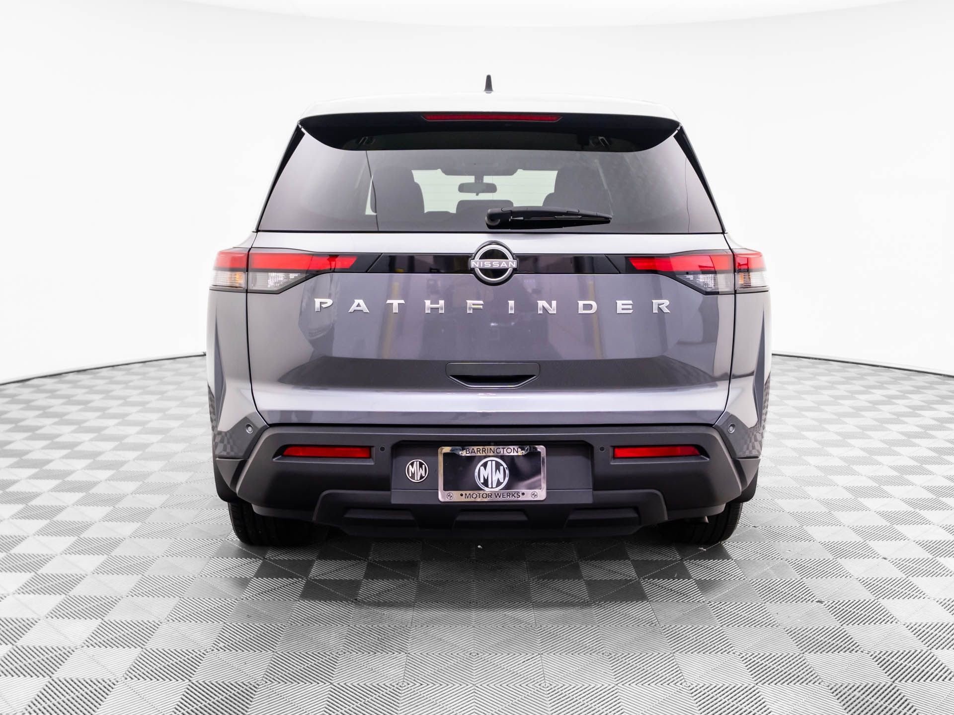 Used 2024 Nissan Pathfinder S video 4