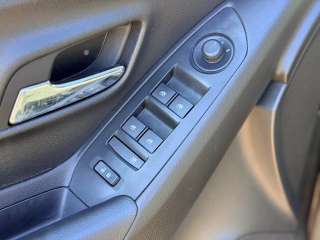Used 2018 Chevrolet Trax LT w/ LT Convenience Package FWD image 19