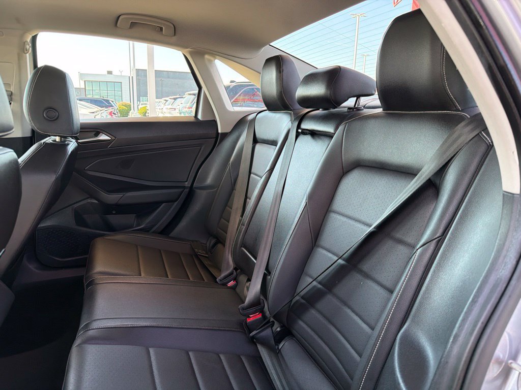 Used 2024 Volkswagen Jetta SE FWD image 25