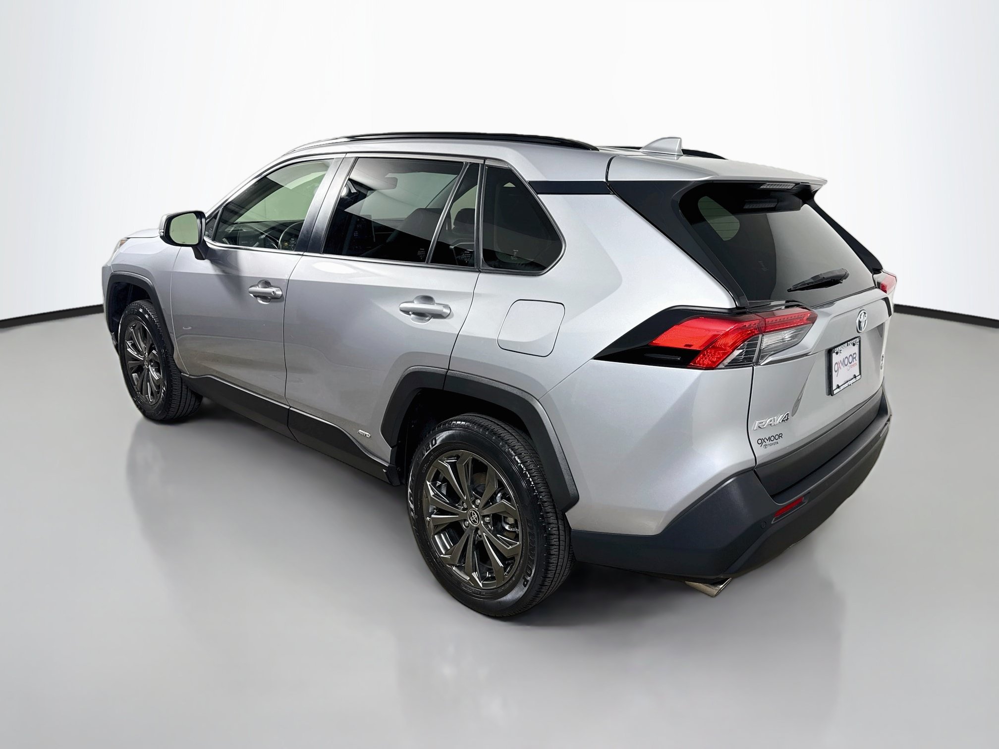 Certified 2022 Toyota RAV4 XLE Premium AWD/4WD image 5
