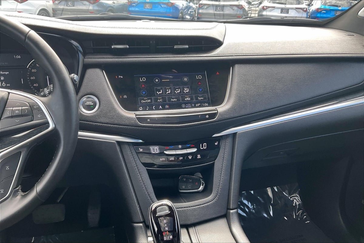 Used 2025 Cadillac XT5 Premium Luxury FWD image 6