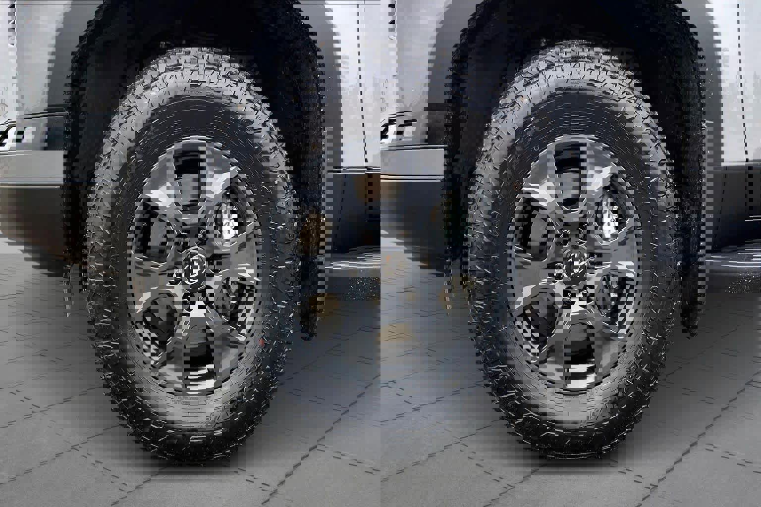 Used 2025 Lexus GX 550 image 10