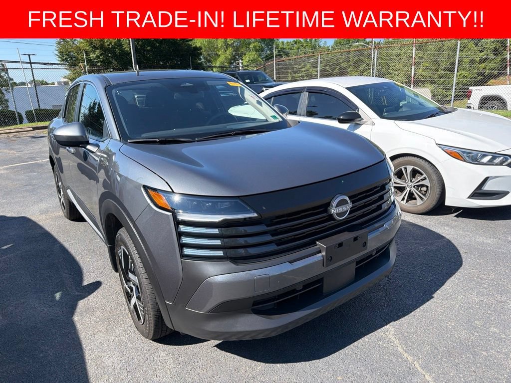 Used 2025 Nissan Kicks SV FWD image 4