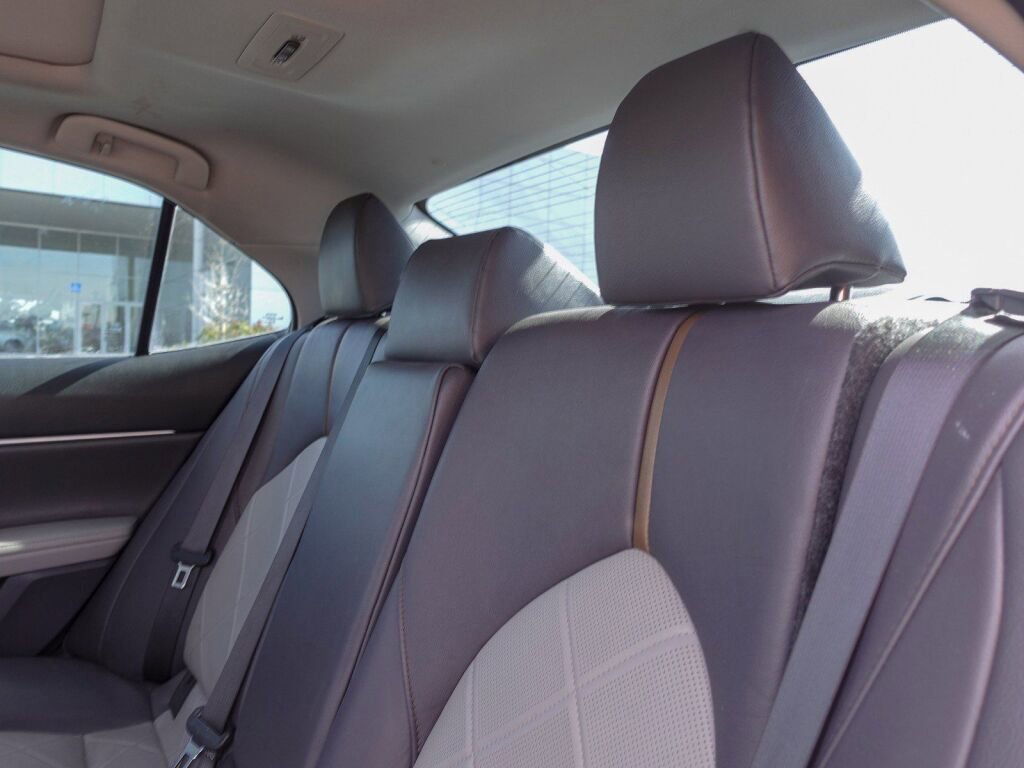 Certified 2019 Toyota Camry XLE image 11