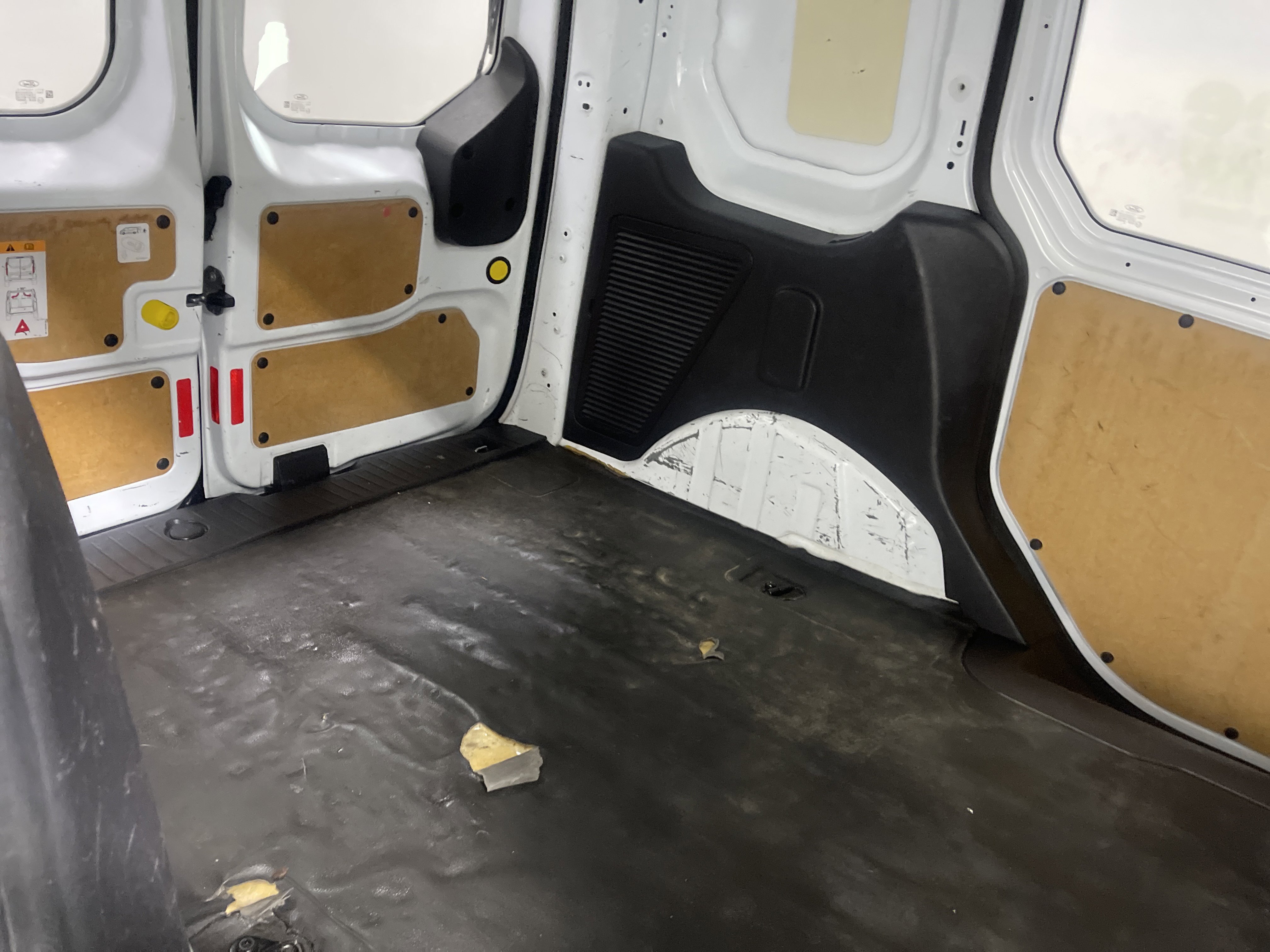 Used 2014 Ford Transit Connect XL image 17