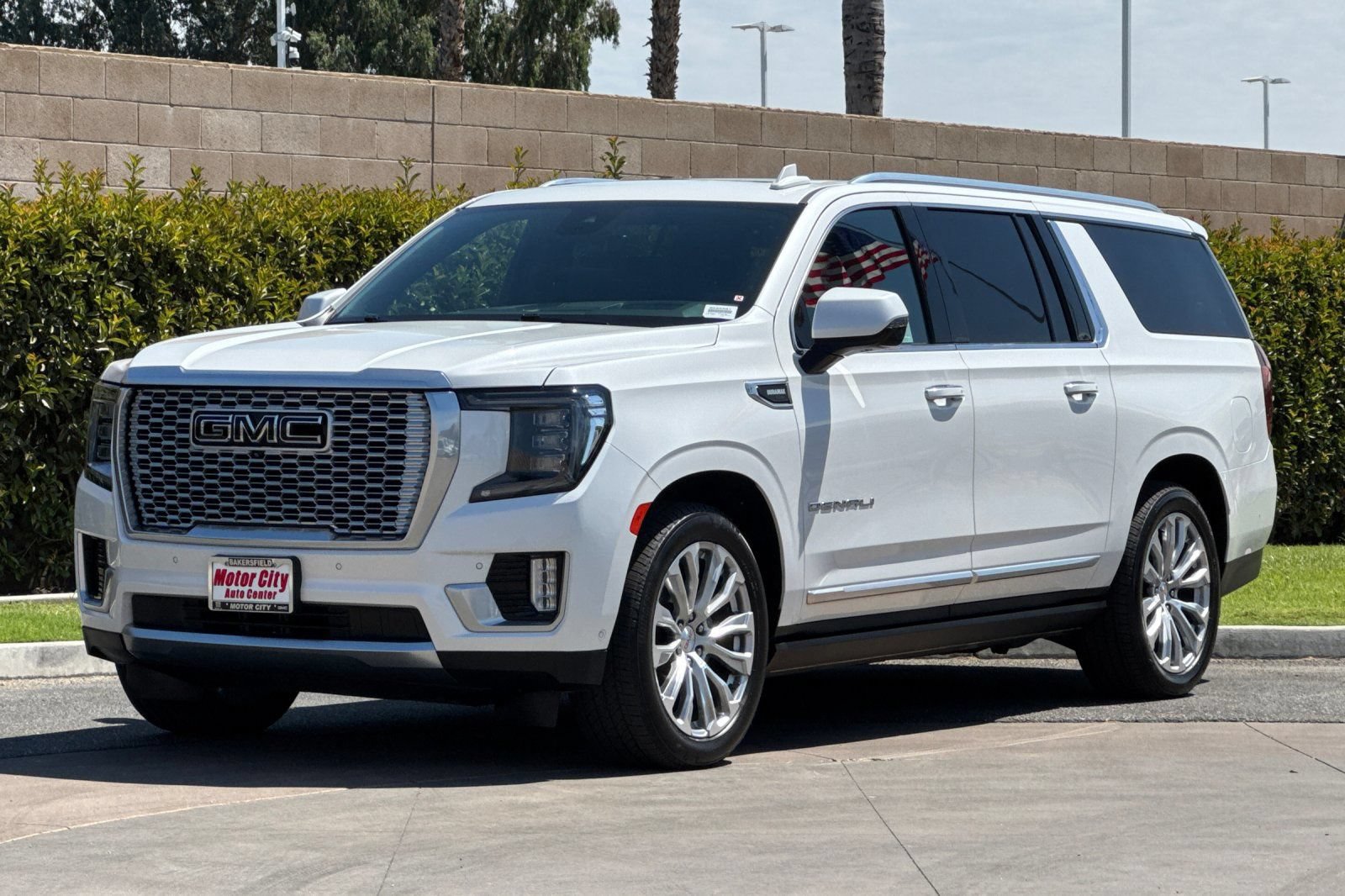 Certified 2023 GMC Yukon XL Denali w/ Advanced Technology Package AWD/4WD image 8