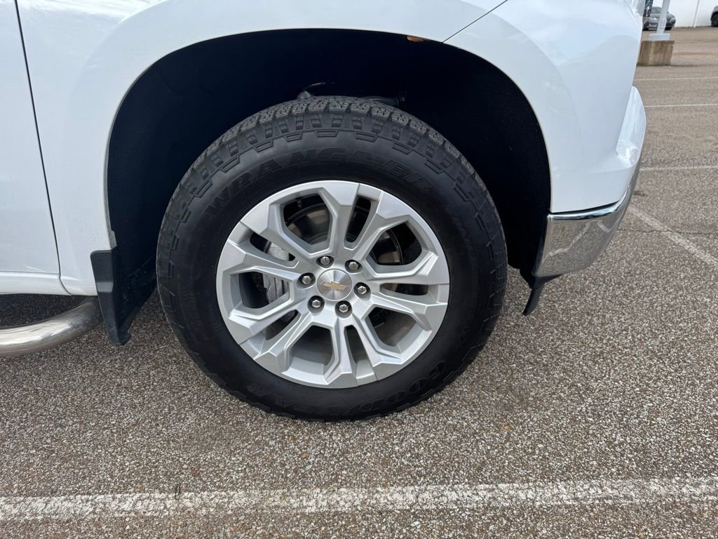 Used 2022 Chevrolet Silverado 1500 LTZ w/ Technology Package image 9