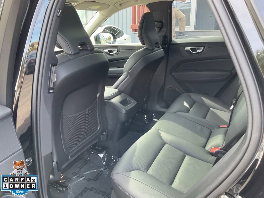Used 2025 Volvo XC60 B5 Plus image 26
