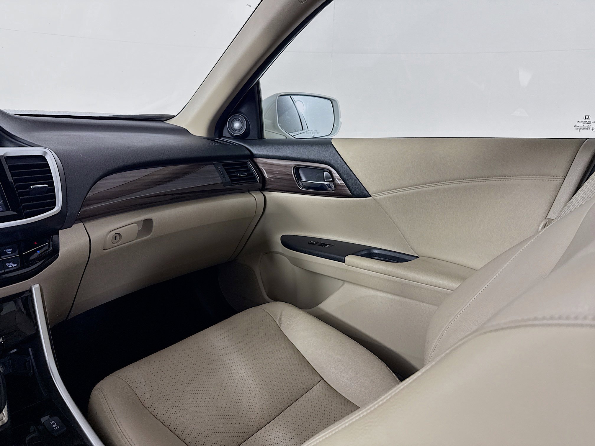 Used 2017 Honda Accord Touring image 29