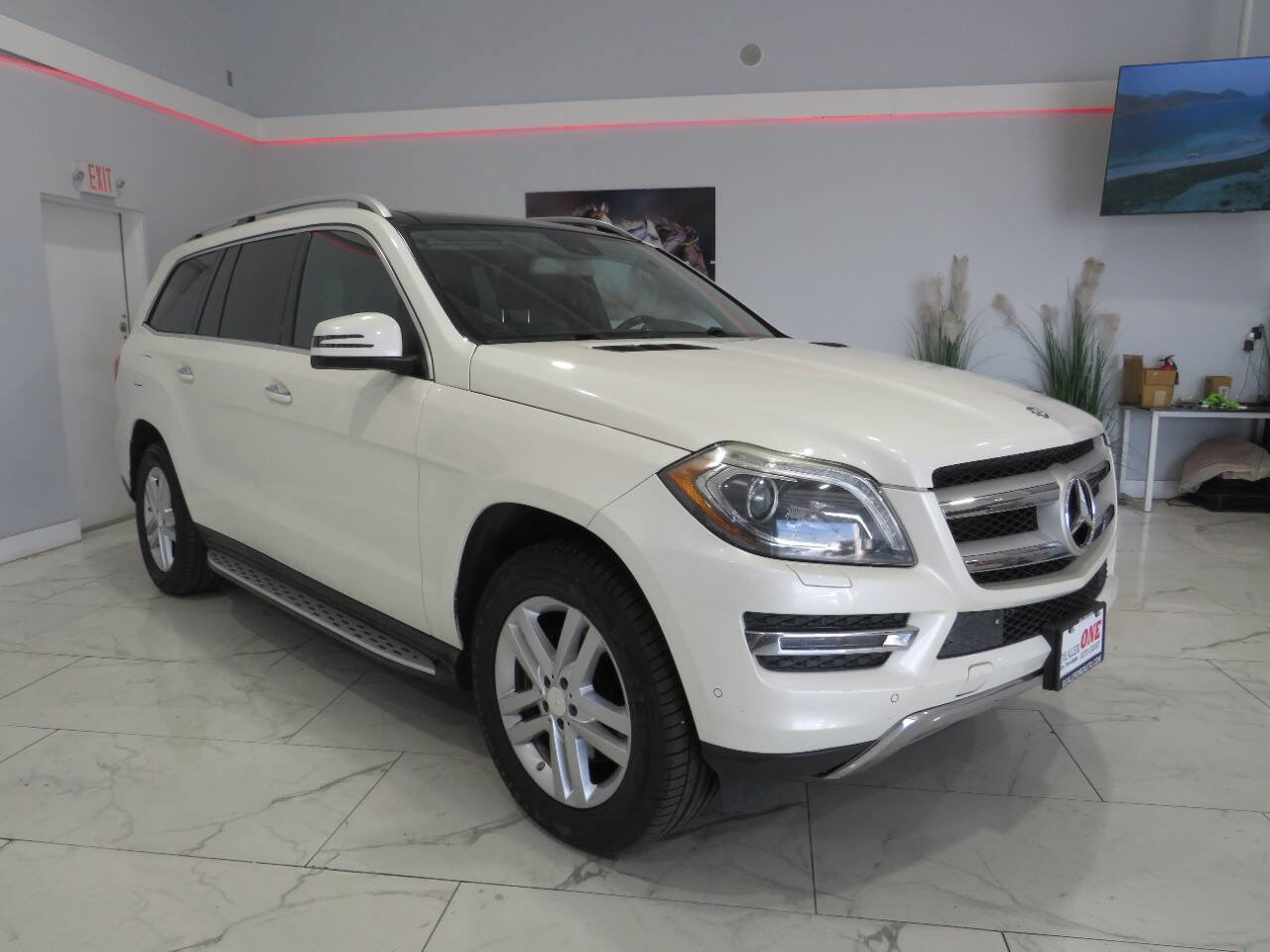 Used 2016 Mercedes-Benz GL 450 4MATIC w/ Premium I Package image 1
