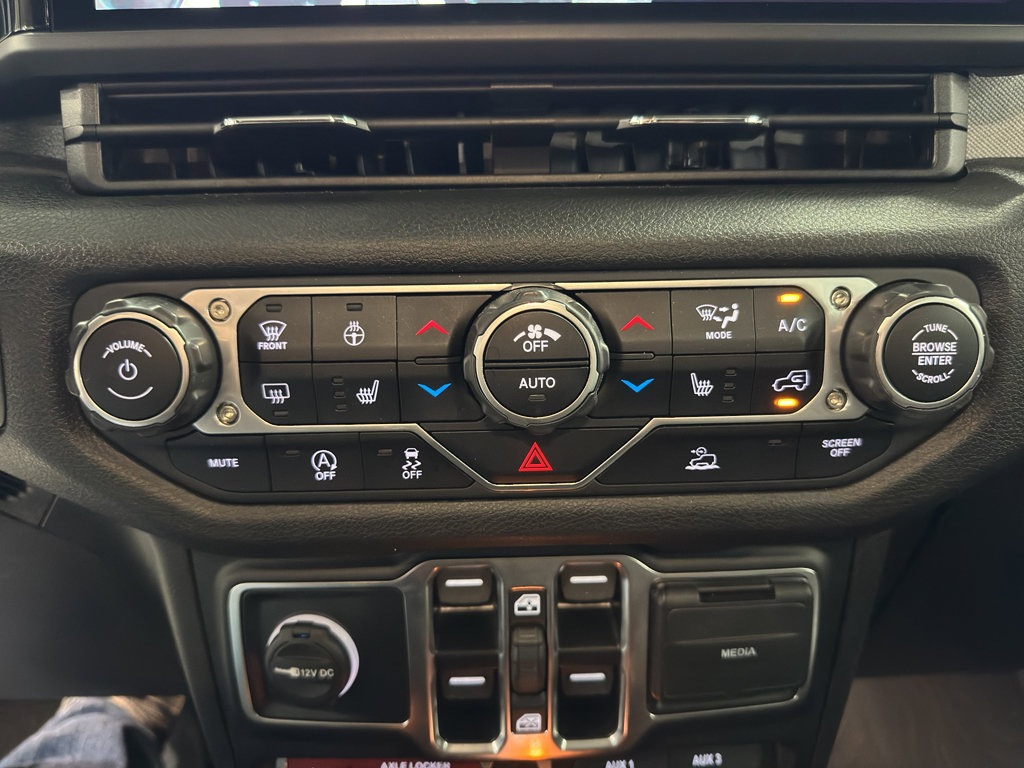 Used 2024 Jeep Wrangler Willys image 38