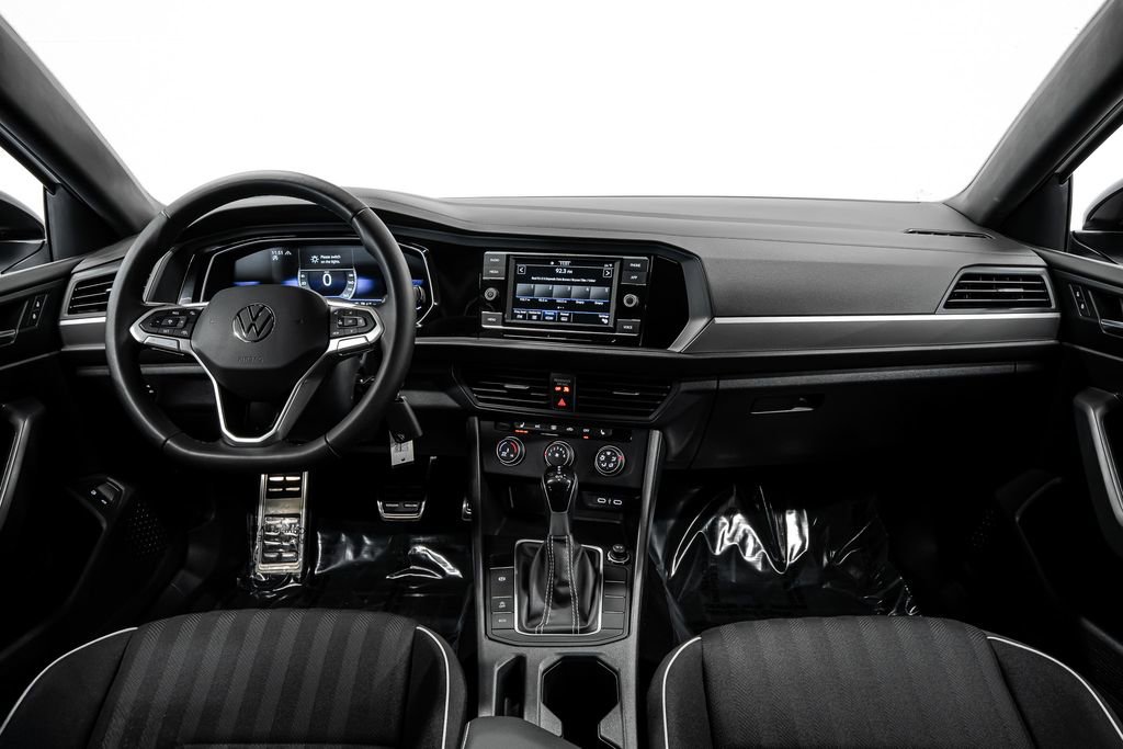 Used 2024 Volkswagen Jetta Sport image 19