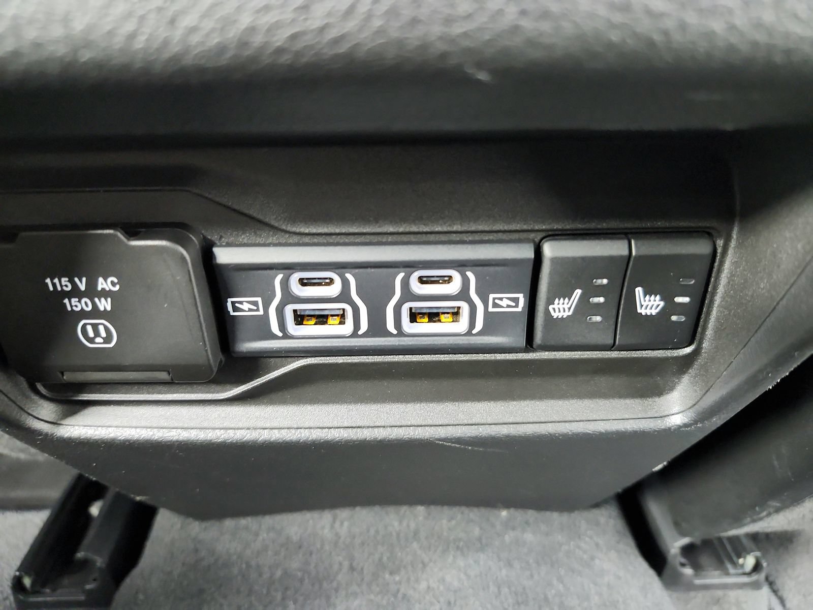 Used 2023 Jeep Grand Cherokee Overland AWD/4WD image 44