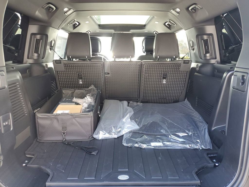 New 2024 Land Rover Defender 130 Outbound AWD/4WD image 17