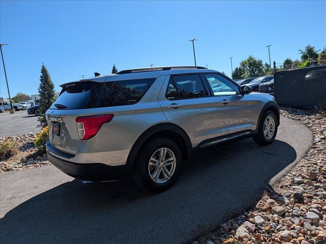 Used 2022 Ford Explorer XLT AWD/4WD image 5