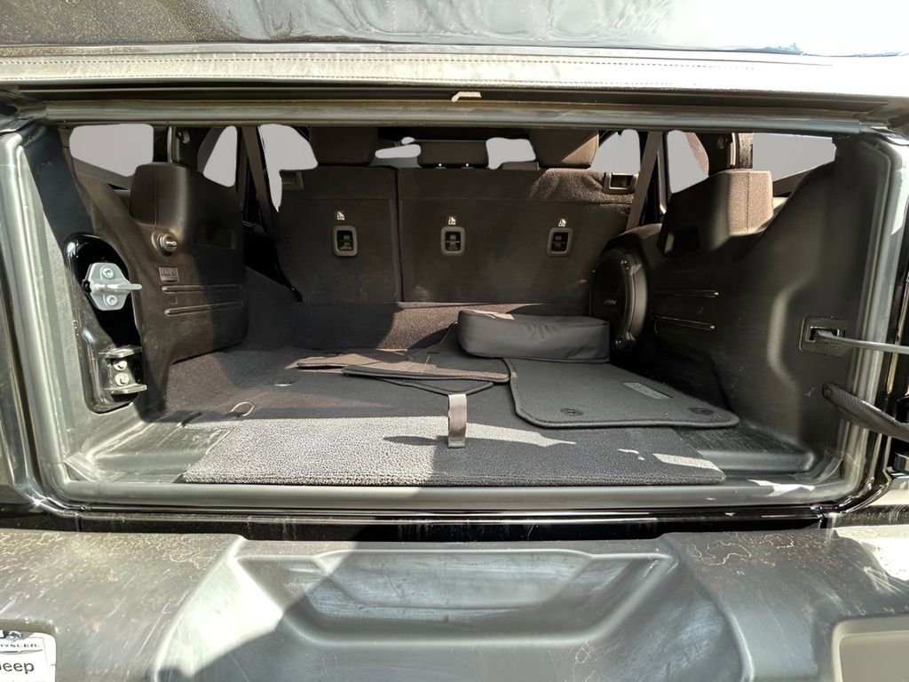 Used 2022 Jeep Wrangler Unlimited Rubicon 4xe image 35