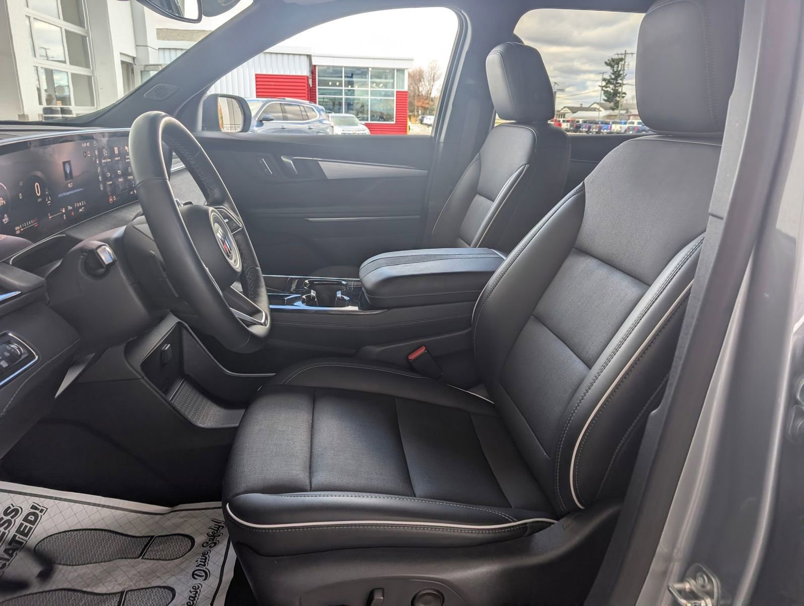 Certified 2025 Buick Enclave Preferred image 11