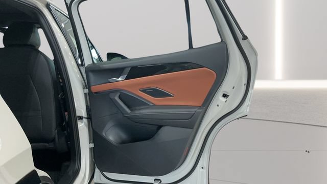 New 2026 Volkswagen Tiguan SEL R-Line AWD/4WD image 33
