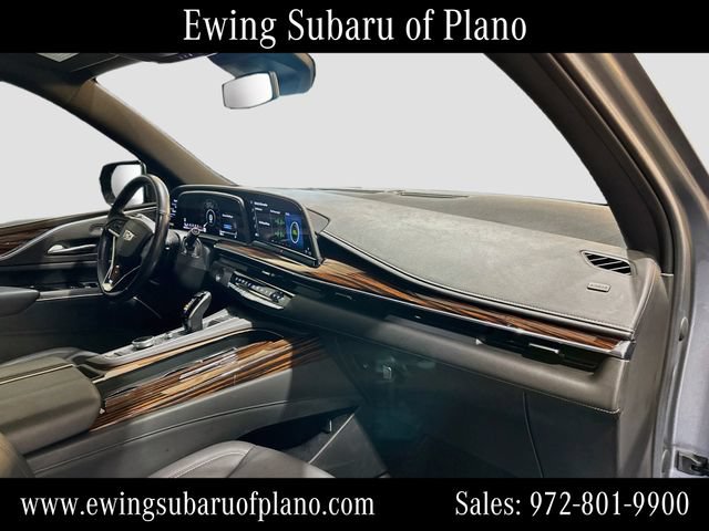 Used 2022 Cadillac Escalade Luxury w/ LPO, Illumination Package RWD image 31