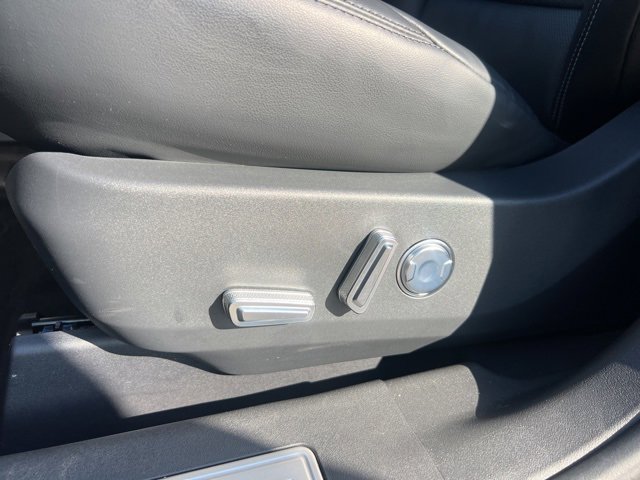 Used 2024 Lincoln Nautilus Premier image 18