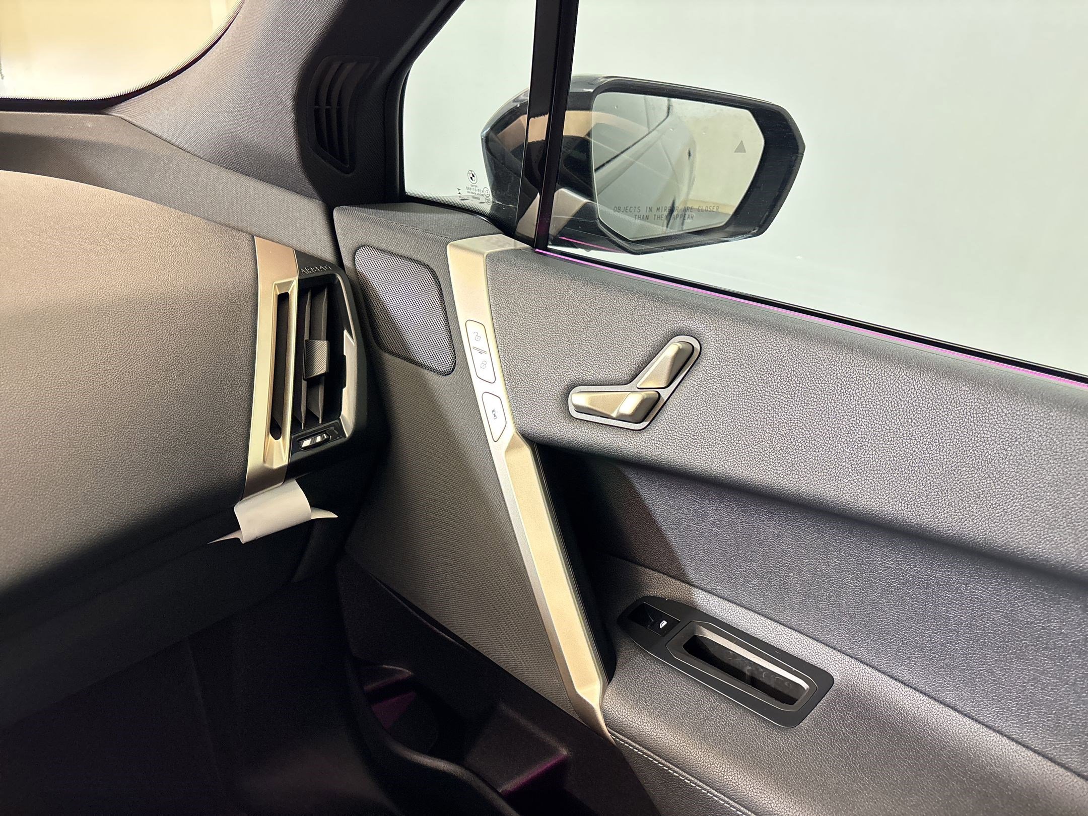 Certified 2023 BMW iX xDrive50 image 28