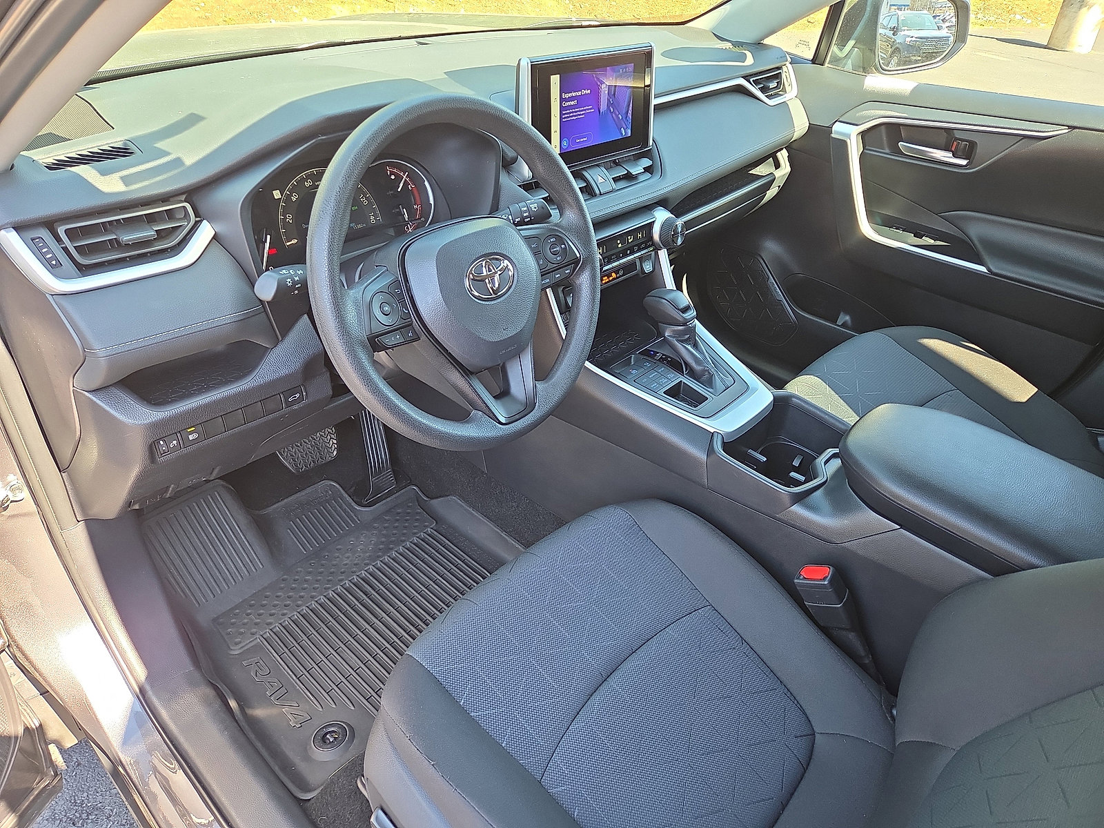 Used 2025 Toyota RAV4 XLE w/ Convenience Package image 15