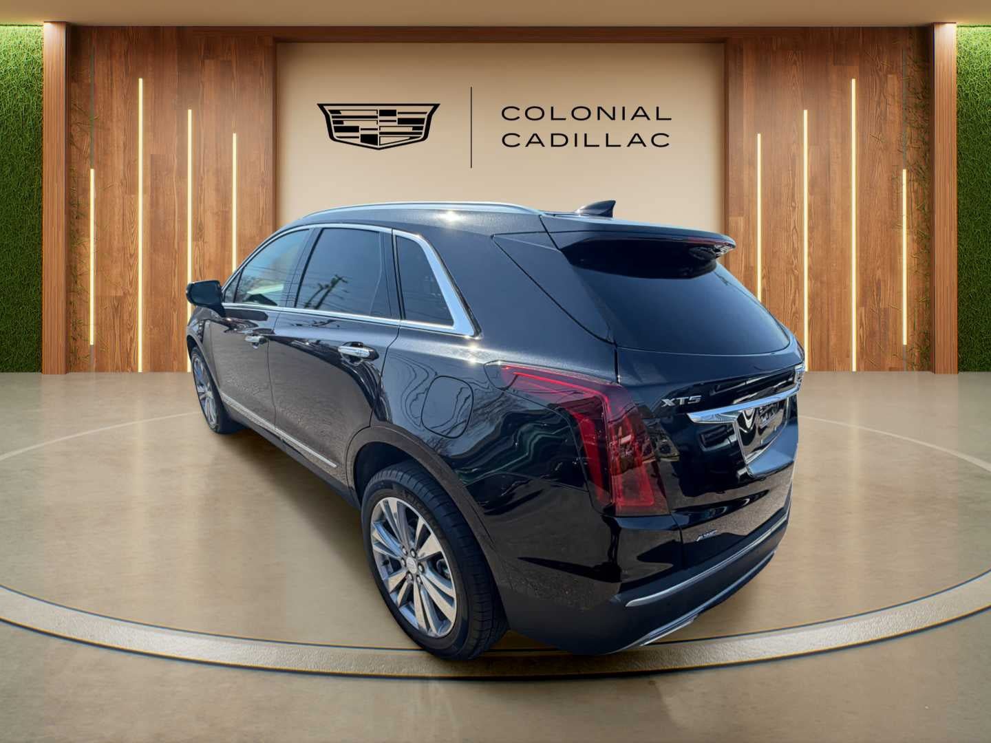 Certified 2025 Cadillac XT5 Premium Luxury AWD/4WD image 3