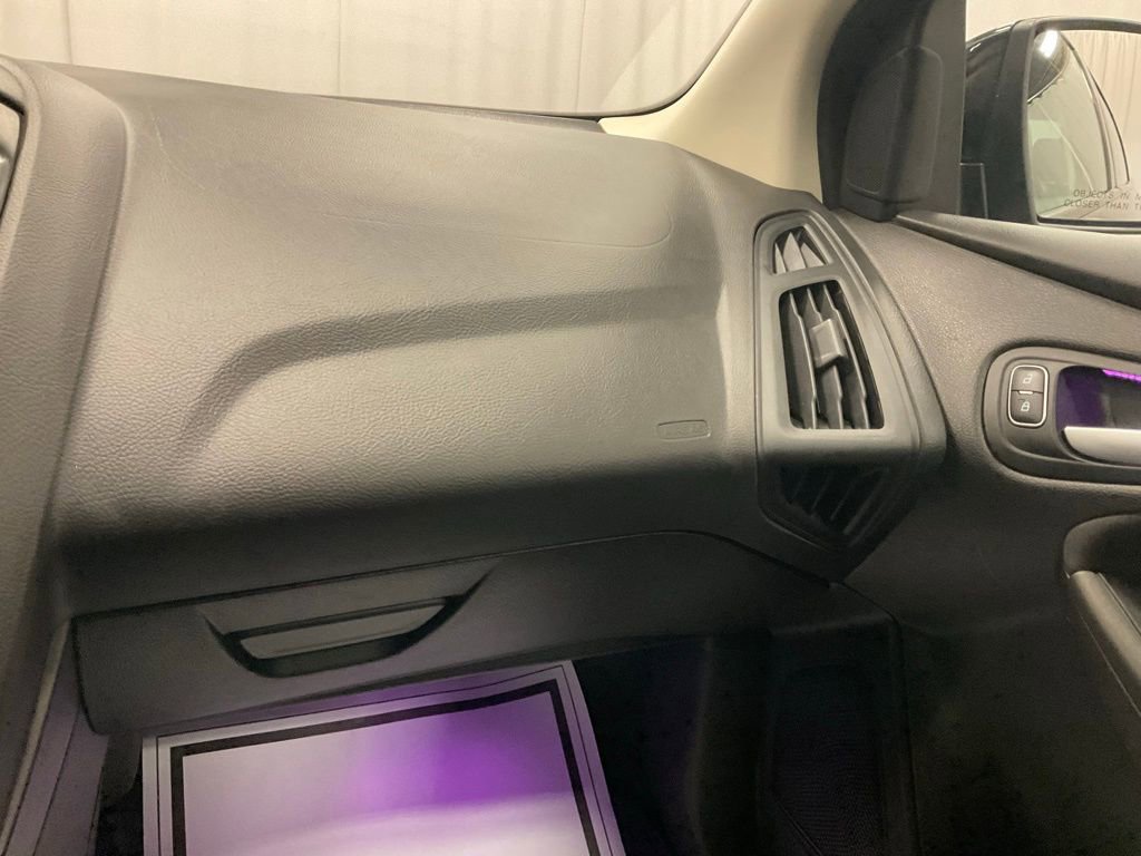 Used 2015 Ford Focus SE w/ Equipment Group 201A image 27