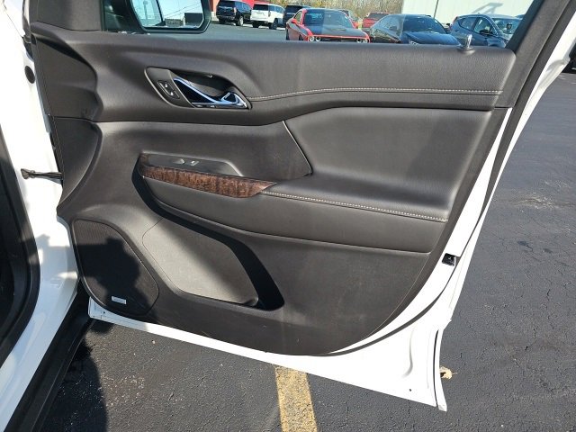 Used 2023 GMC Acadia Denali image 12