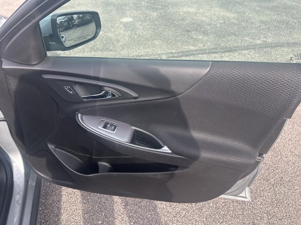 Used 2025 Chevrolet Malibu LT image 7