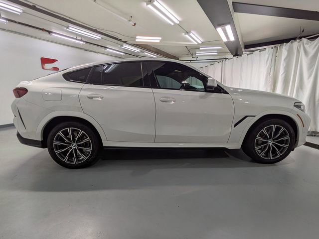 Used 2021 BMW X6 xDrive40i w/ M Sport Package image 3