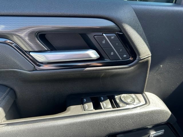 Used 2025 GMC Sierra 3500 AT4 w/ AT4 Premium Plus Package AWD/4WD image 17