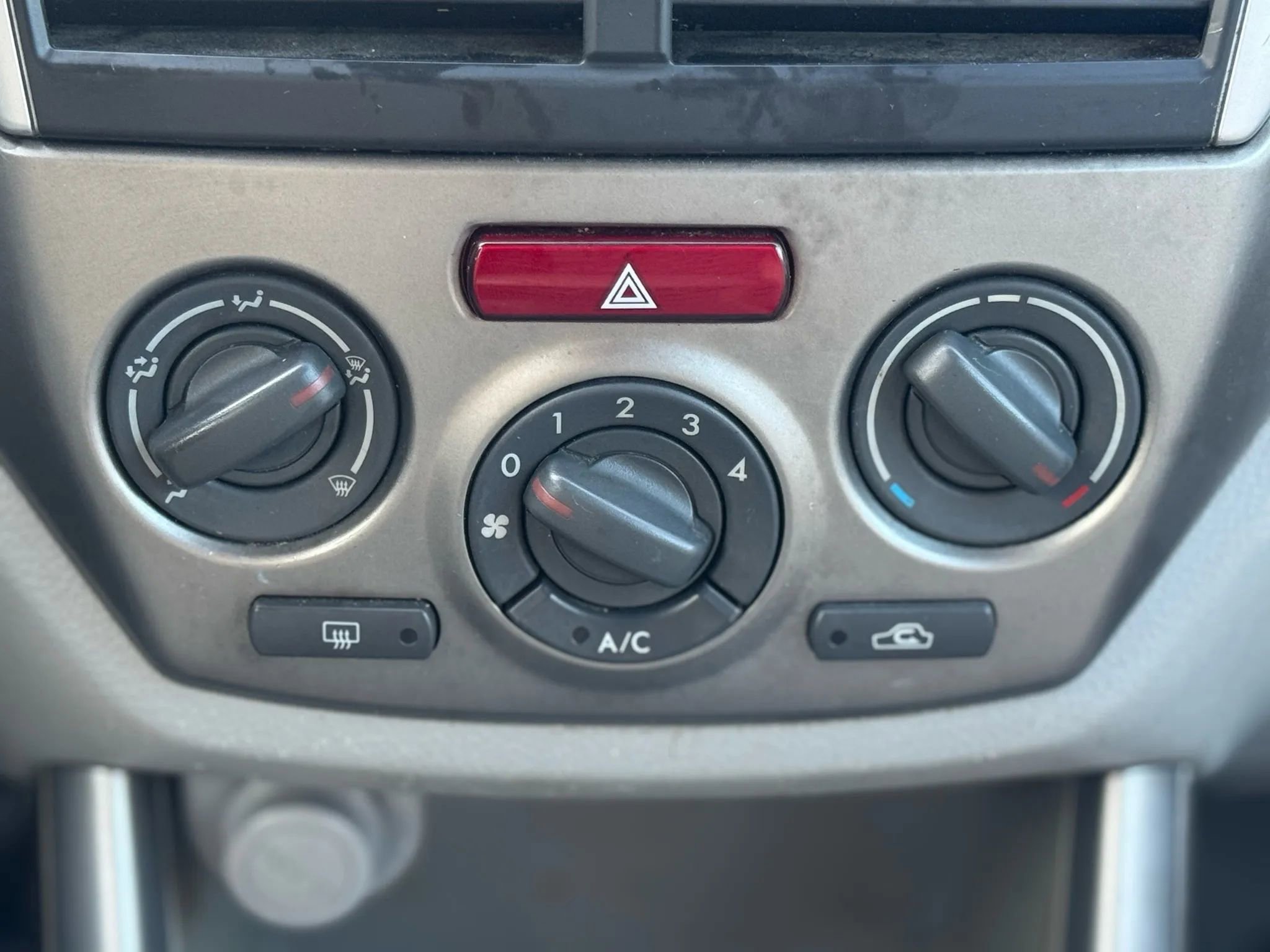 Used 2010 Subaru Forester 2.5X image 25