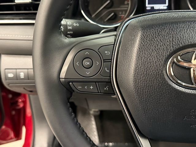 Used 2018 Toyota Camry SE w/ Moonroof Package image 17