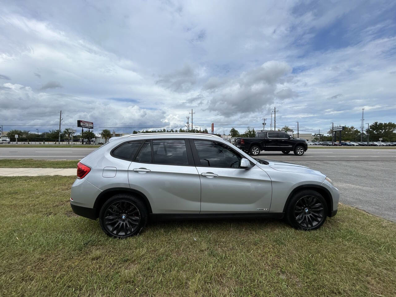 Used 2014 BMW X1 sDrive28i image 2