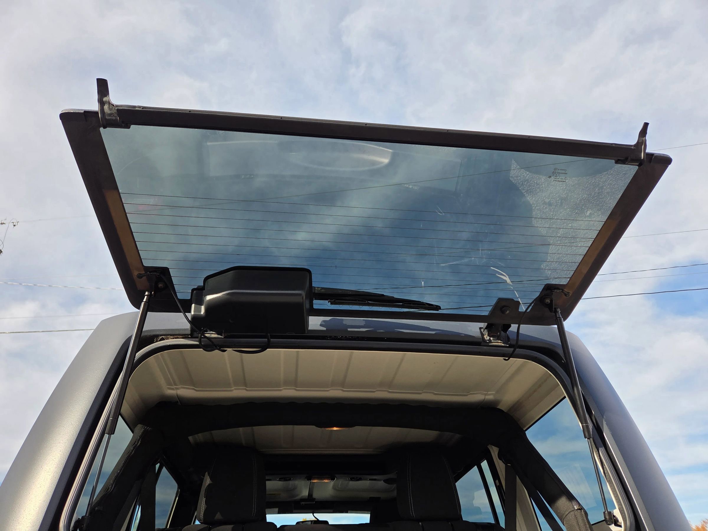 Used 2013 Jeep Wrangler Unlimited Sahara w/ Connectivity Group image 17