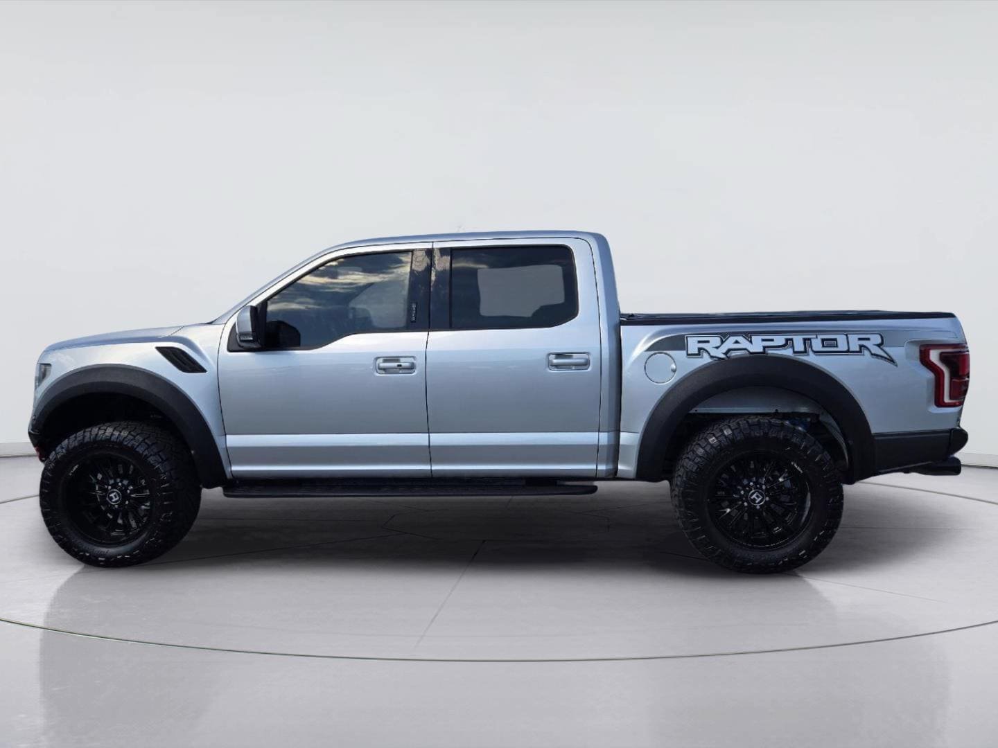 Certified 2018 Ford F150 Raptor w/ Equipment Group 802A Luxury AWD/4WD image 5