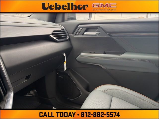 New 2026 GMC Acadia AT4 w/ Luxury Package AWD/4WD image 38