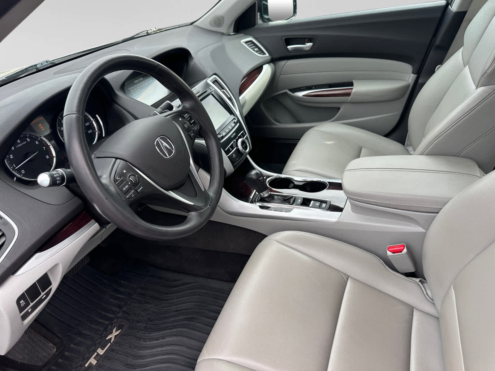 Used 2017 Acura TLX FWD image 10