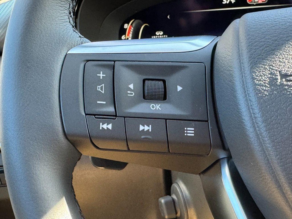 New 2026 INFINITI QX60 Luxe w/ Family Package image 11