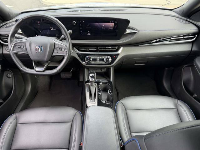 Used 2024 Buick Envista Sport Touring w/ Convenience I Package FWD image 16