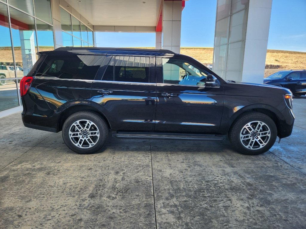 Used 2025 Ford Expedition Active AWD/4WD image 11